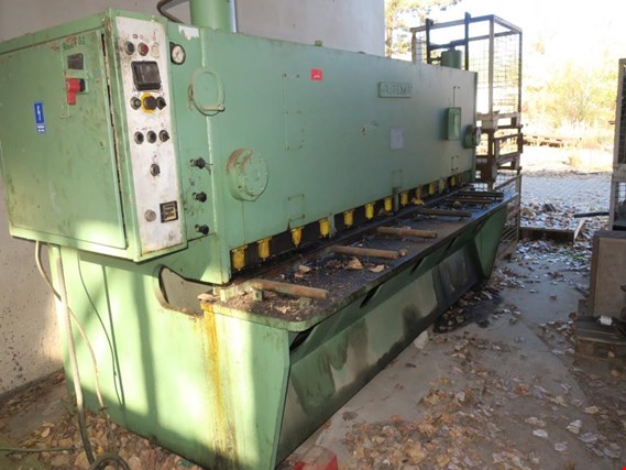 Used Plasomat NGH-6 Guillotine shears for Sale (Auction Premium) | NetBid Industrial Auctions